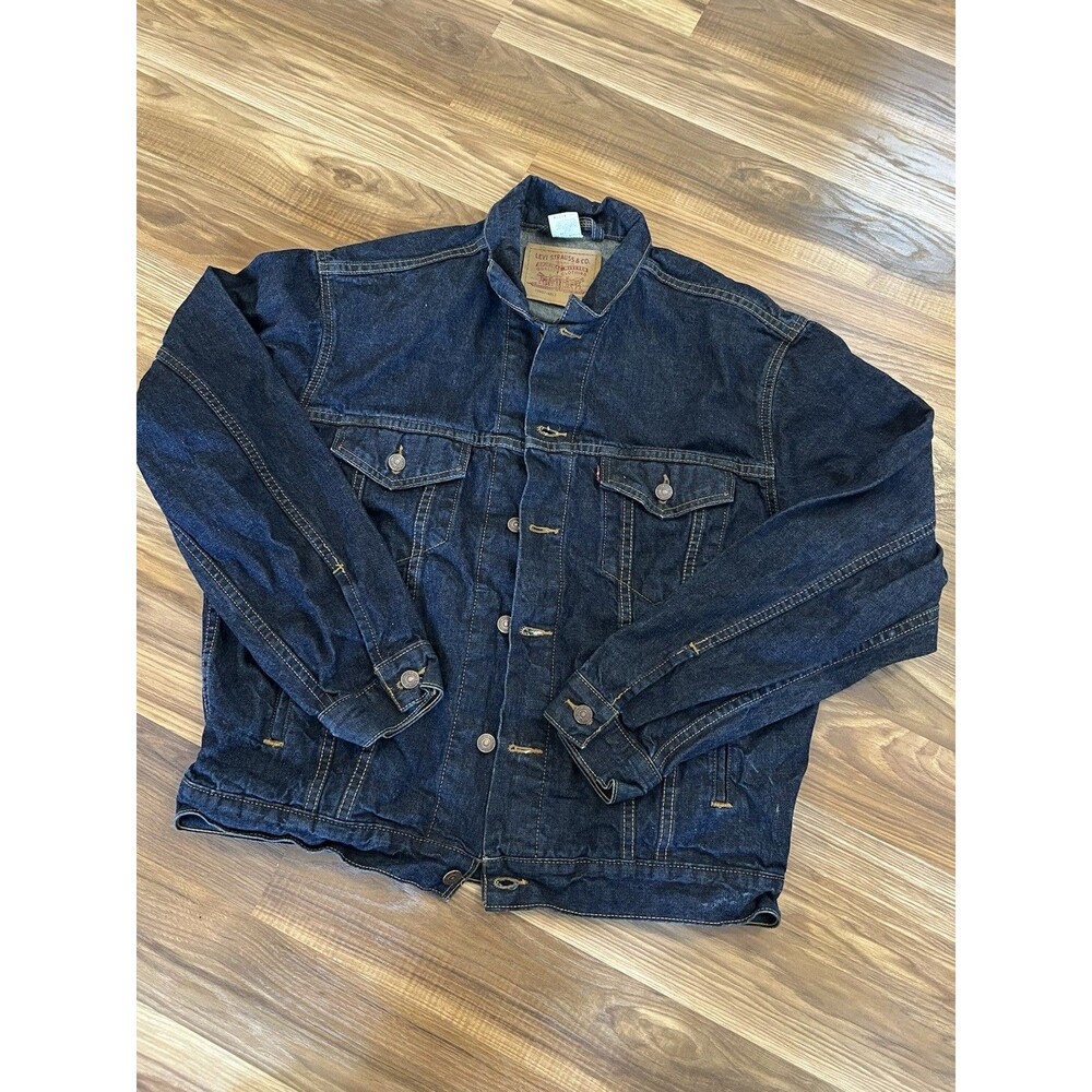 Y2K Vintage Levi’s Dark Denim Adult Trucker Jacket Jean Size Medium